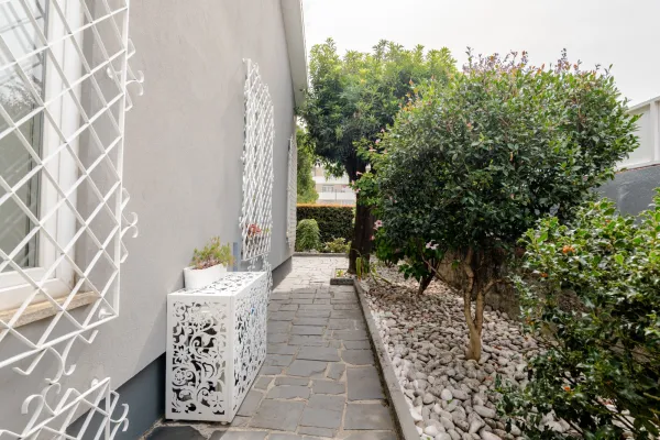Exterior e jardim (6) — Moradia T3+1 com jardim e garagem na Av. Antunes Guimarães