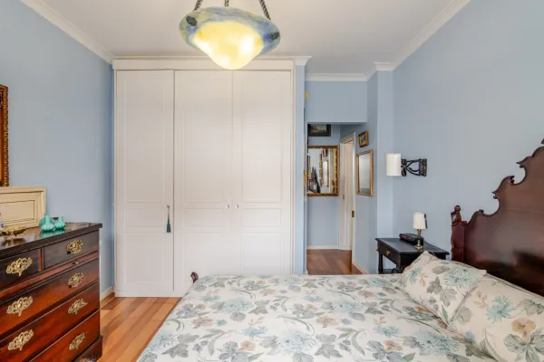 Quartos (4) — Moradia T3+1 com jardim e garagem na Av. Antunes Guimarães