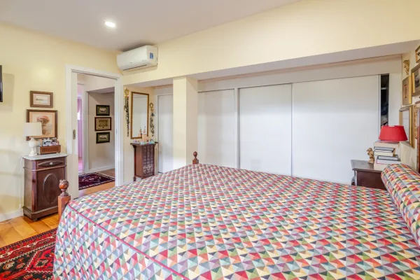 Quartos (7) — Moradia T3+1 com jardim e garagem na Av. Antunes Guimarães
