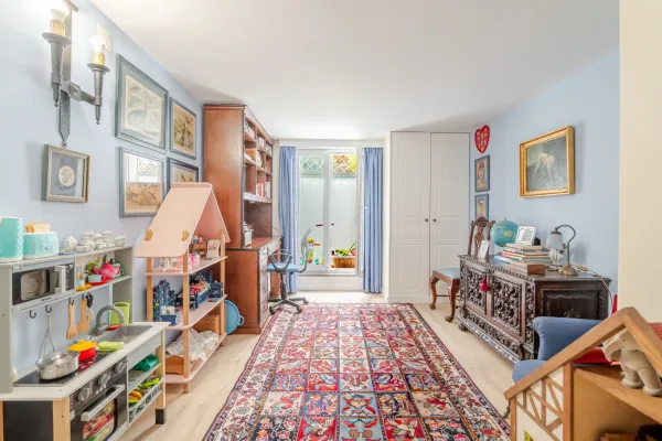 Quartos (9) — Moradia T3+1 com jardim e garagem na Av. Antunes Guimarães