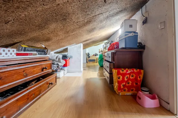 Garagem e arrumos (2) — Moradia T3+1 com jardim e garagem na Av. Antunes Guimarães