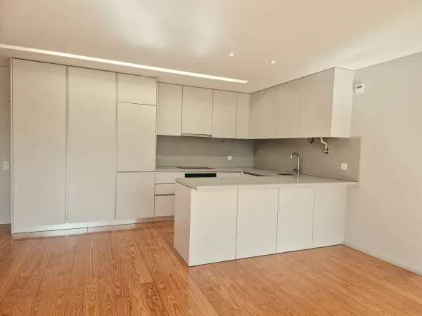 Cozinha (6) — T1 em prédio recente com garagem em Cedofeita, Porto