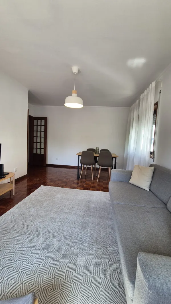 Sala (3) — T3 mobilado com varanda junto à Universidade Lusíada