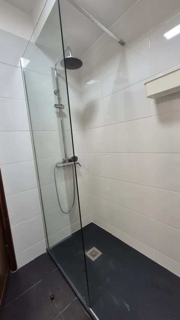 Casas de banho (1) — T3 mobilado com varanda junto à Universidade Lusíada