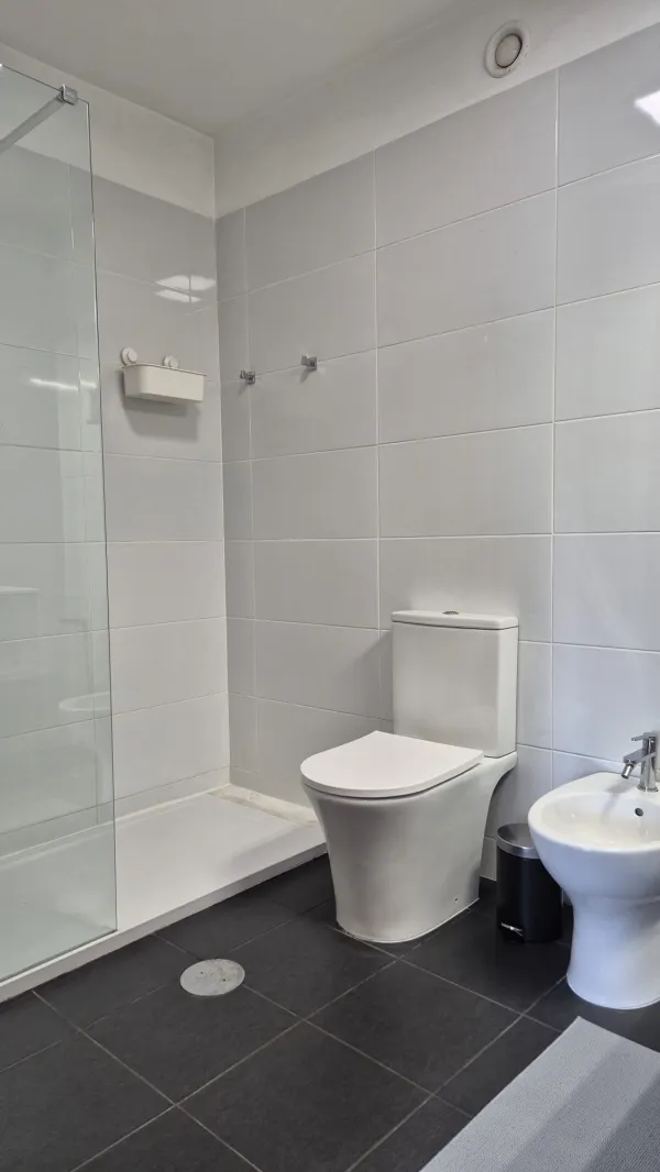 Casas de banho (4) — T3 mobilado com varanda junto à Universidade Lusíada