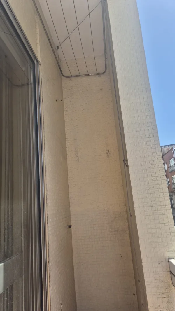 Varanda (2) — T1 com varanda na Ramada Alta, junto à Rua da Constituição