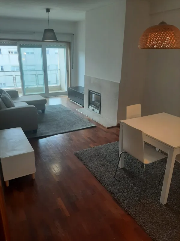 T2 parcialmente mobilado com garagem em Matosinhos Sul — Matosinhos Sul, Matosinhos