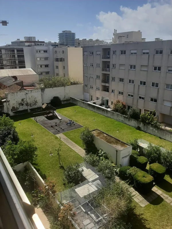 Vistas do condomínio (2) — T2 parcialmente mobilado com garagem em Matosinhos Sul