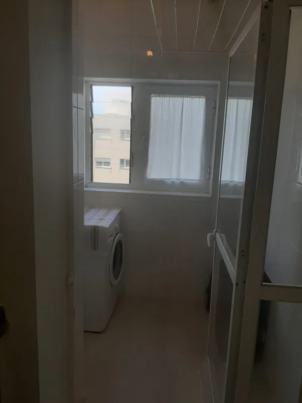 Lavandaria (1) — T2 parcialmente mobilado com garagem em Matosinhos Sul