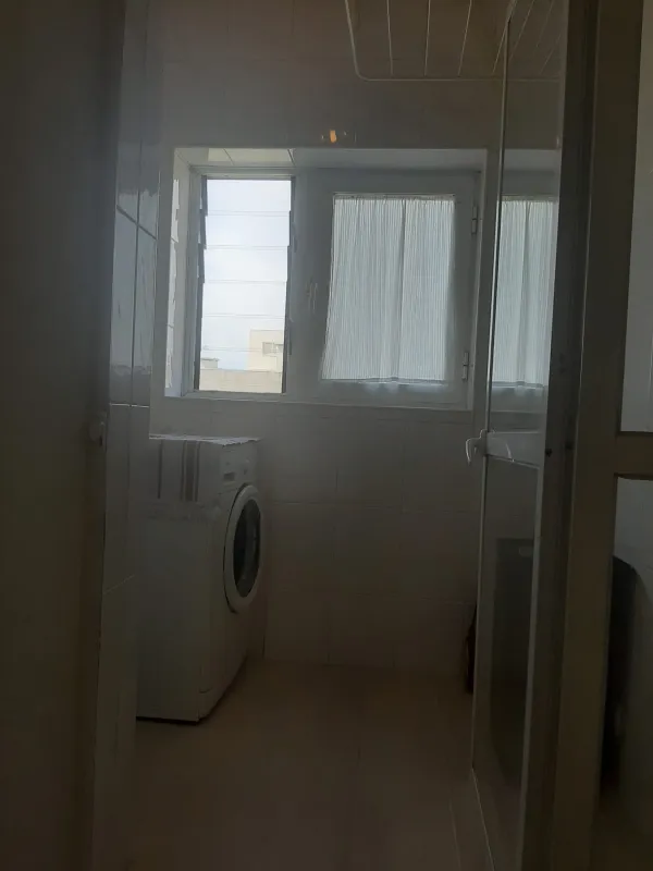 Lavandaria (2) — T2 parcialmente mobilado com garagem em Matosinhos Sul
