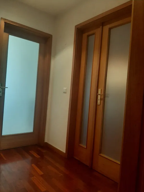 Quartos (5) — T2 parcialmente mobilado com garagem em Matosinhos Sul