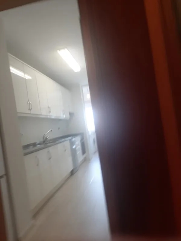 Circulação (5) — T2 parcialmente mobilado com garagem em Matosinhos Sul